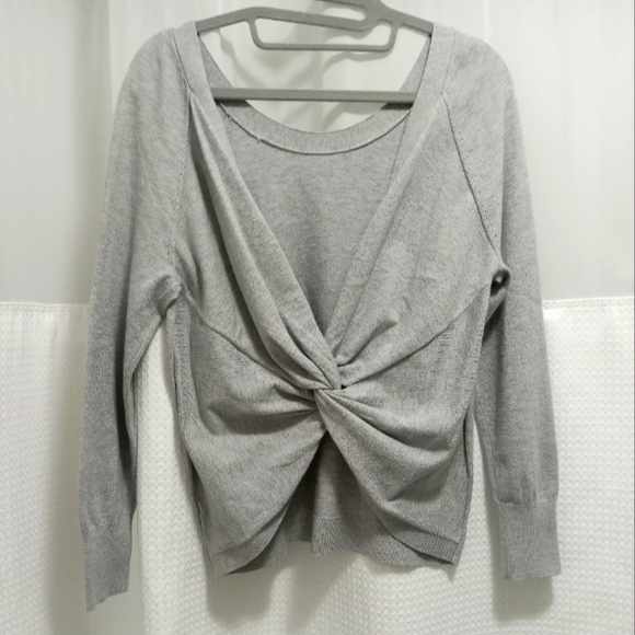 Victoria's Secret twist back sweater. EUC. Size xs. Grey. Rare find. - Picture 2 of 7